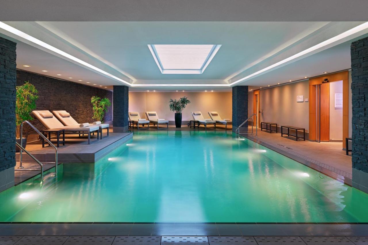 Le Meridien Hamburg Ngoại thất bức ảnh The pool at the Mandarin Oriental, Munich