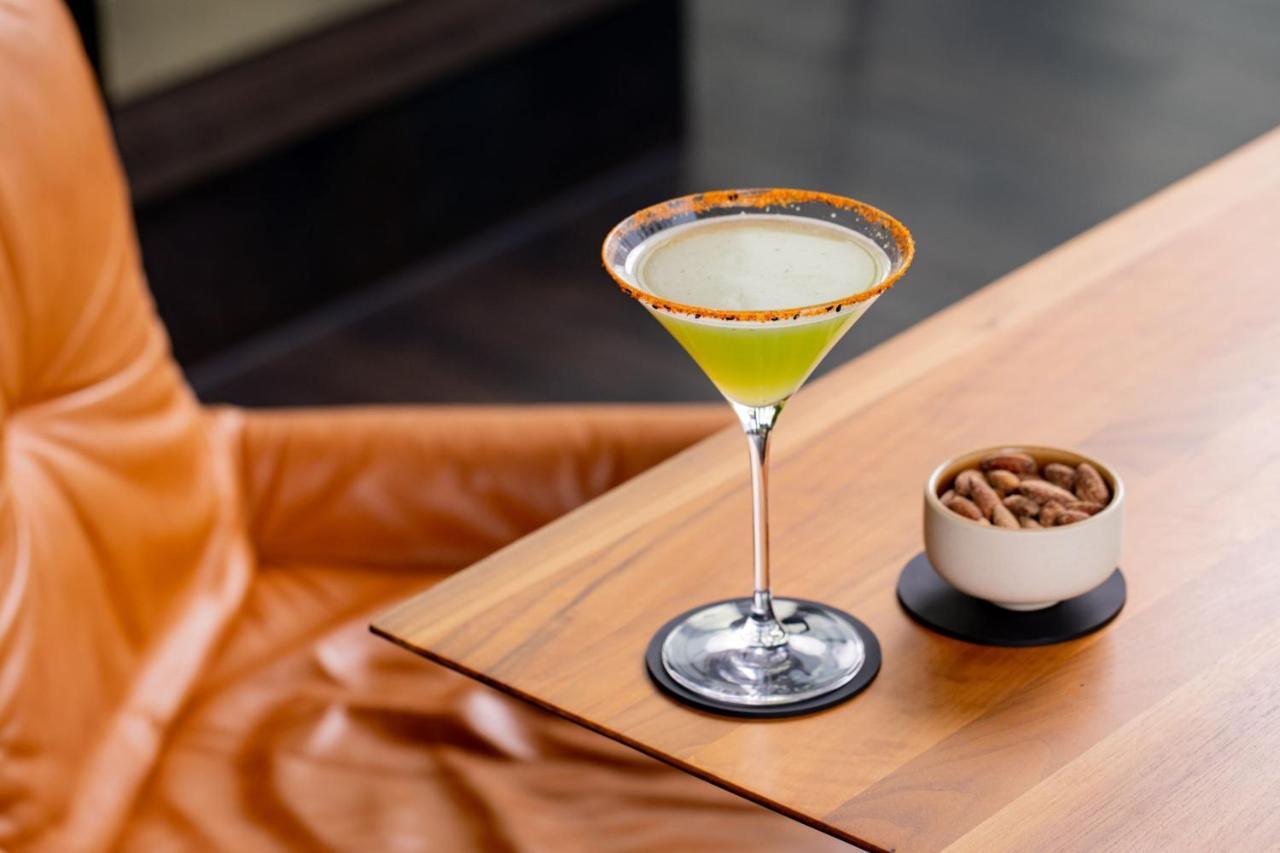 Le Meridien Hamburg Ngoại thất bức ảnh A grasshopper cocktail
