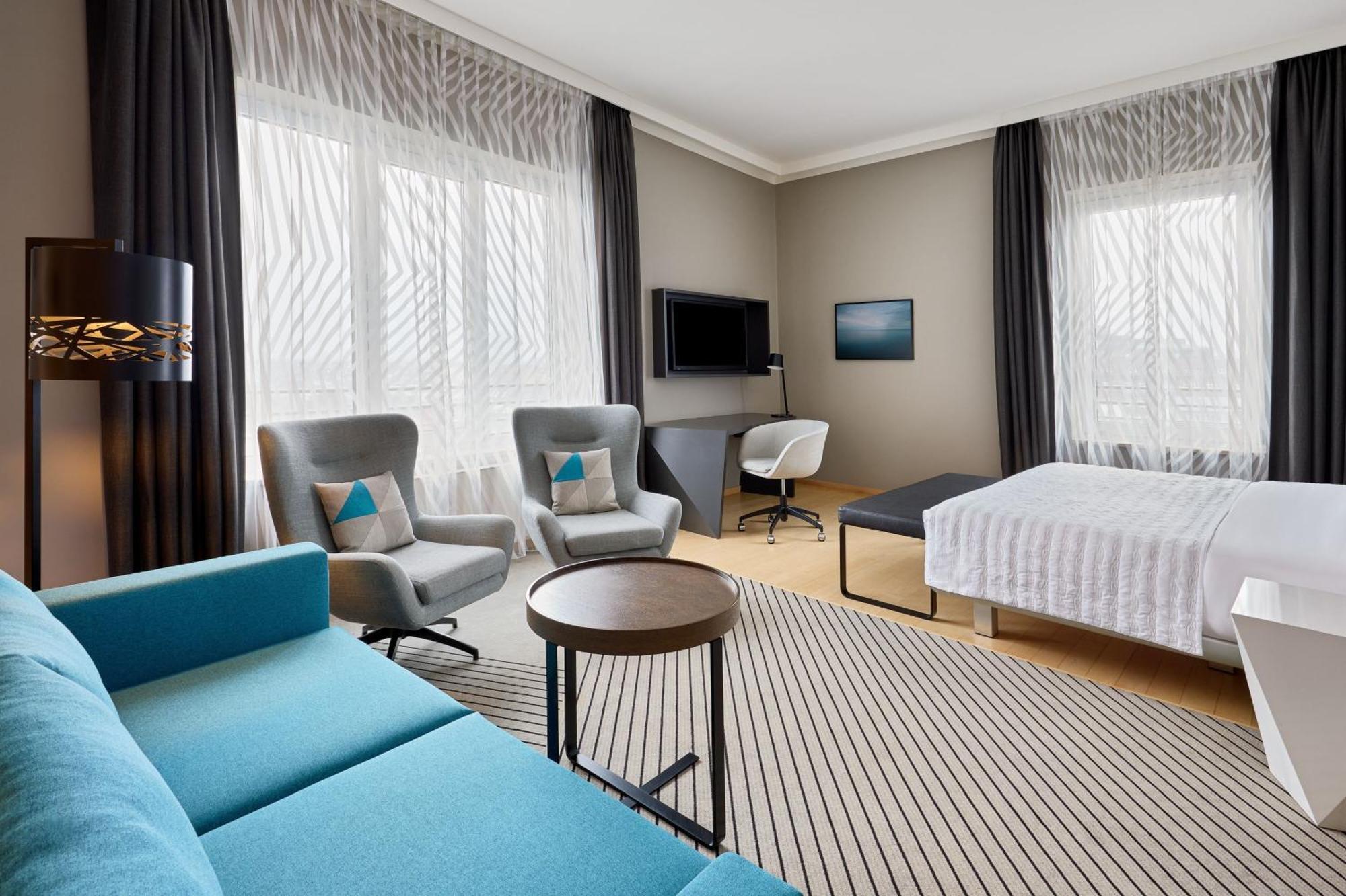 Le Meridien Hamburg Ngoại thất bức ảnh A room at the hotel
