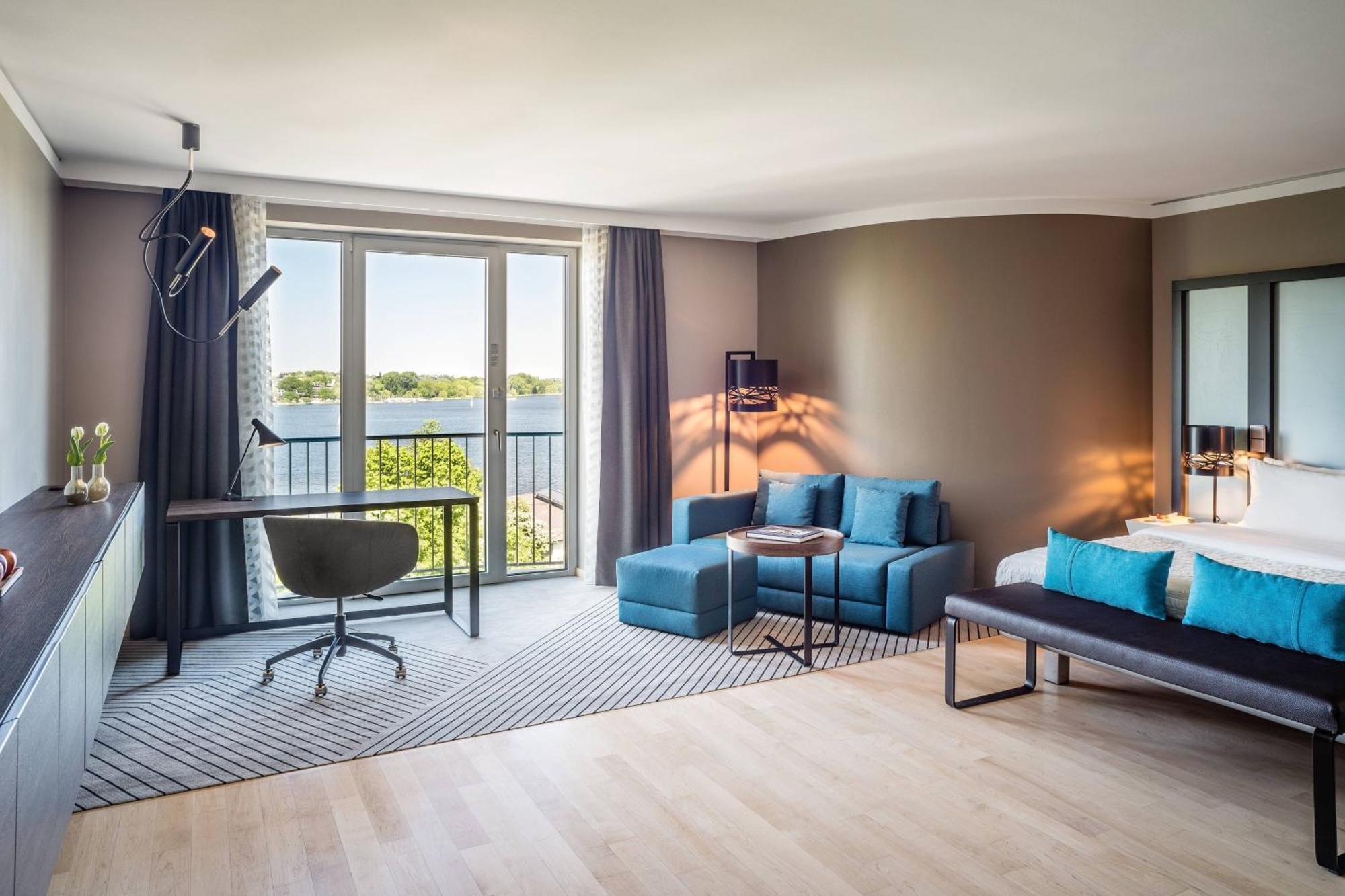 Le Meridien Hamburg Ngoại thất bức ảnh A room at the hotel