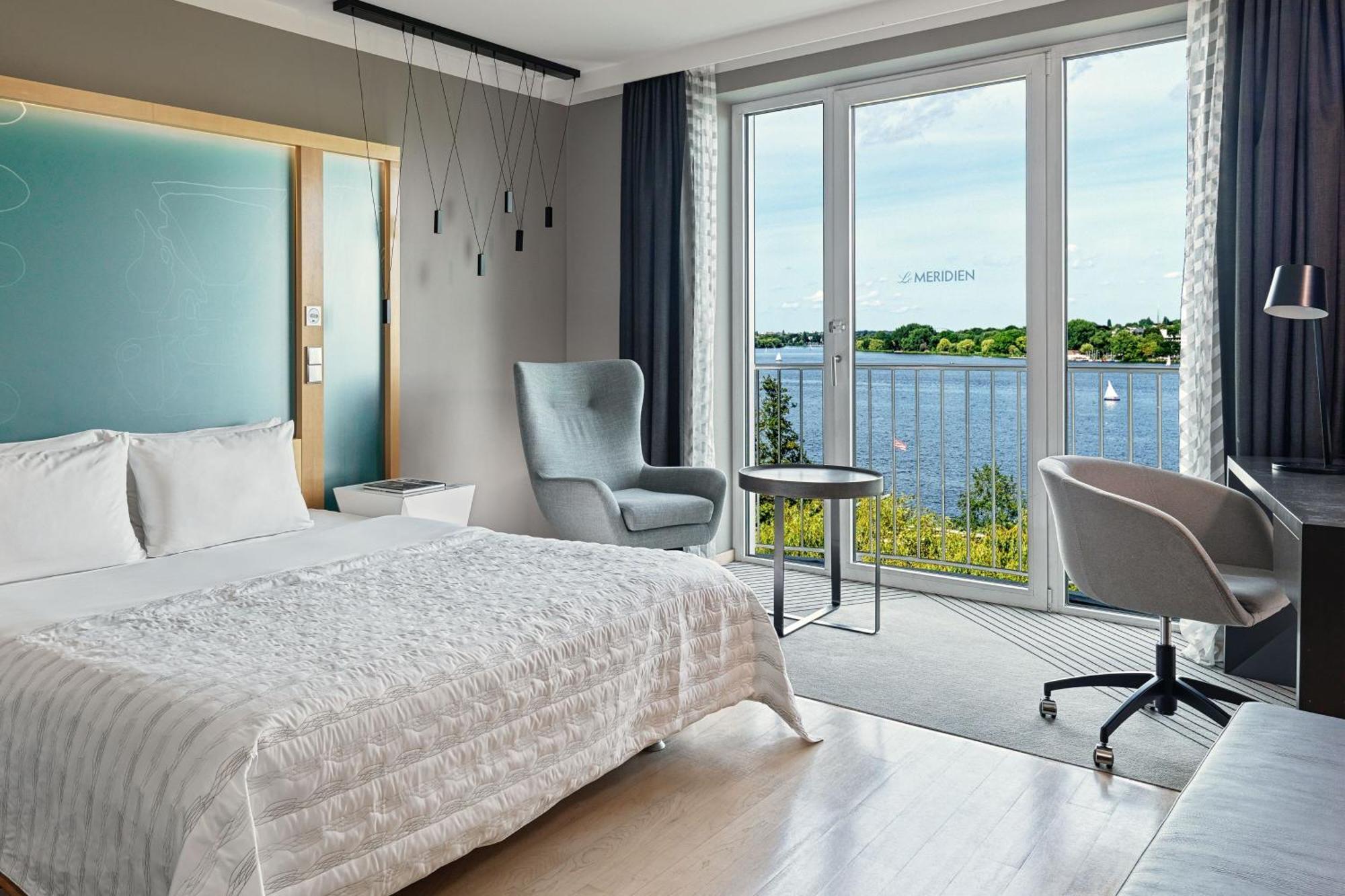 Le Meridien Hamburg Ngoại thất bức ảnh A room at the hotel