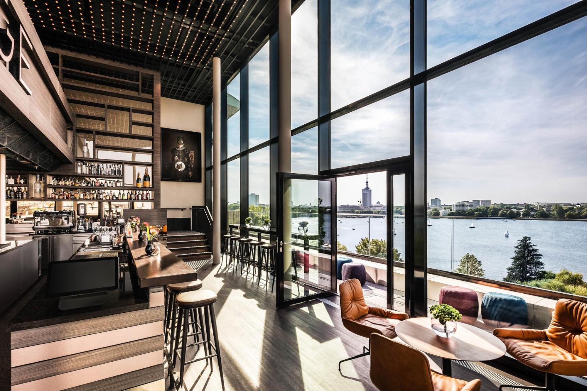 Le Meridien Hamburg Ngoại thất bức ảnh The Riverbank Bar